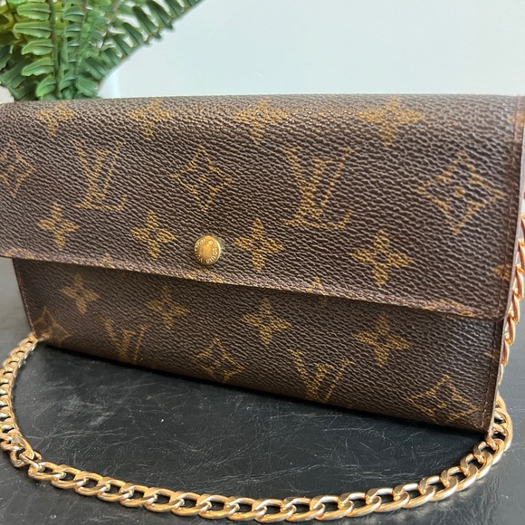Louis Vuitton Sarah Wallet - Picture 3 of 10
